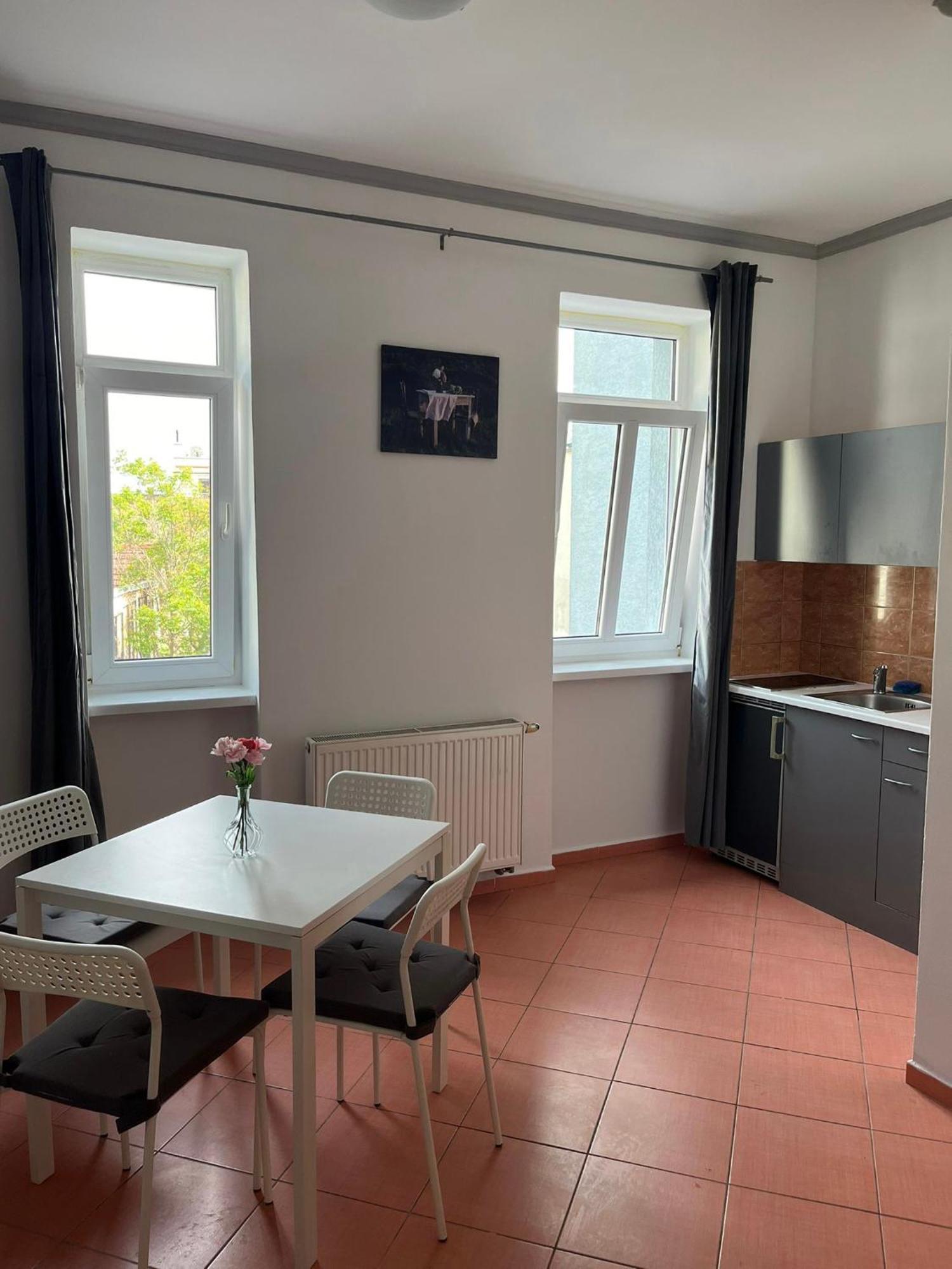 1St Plaza Apartment Bratislava Extérieur photo