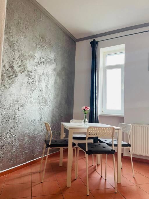 1St Plaza Apartment Bratislava Extérieur photo